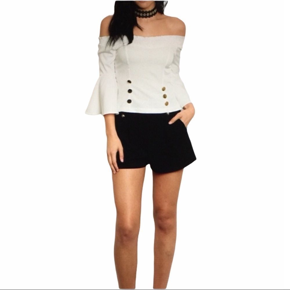 Black Shorts Button Accent Front Side Pockets NWT - Picture 3 of 4